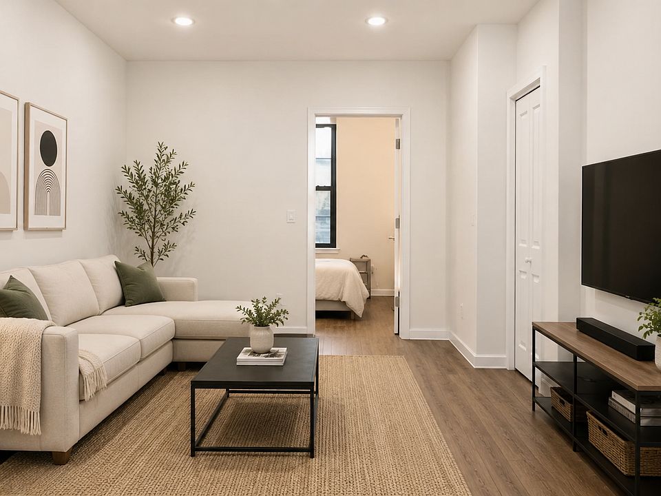 1st image of 930 2nd Ave #5