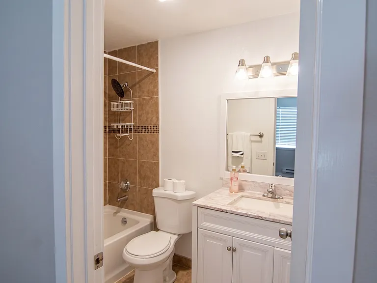 16817 Larch Way E #E105 — Photo 17