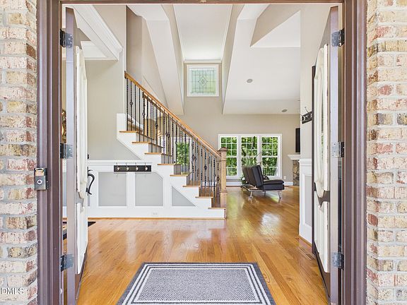 4th image of 2929 Elmfield St
