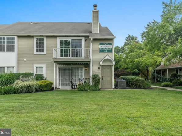 330 Delancey Pl, Mount Laurel, NJ 08054