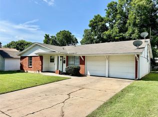 521 NW Janie Ln, Burleson, TX 76028
