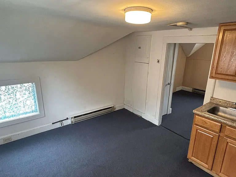 104 N Champlain St #3 — Photo 3