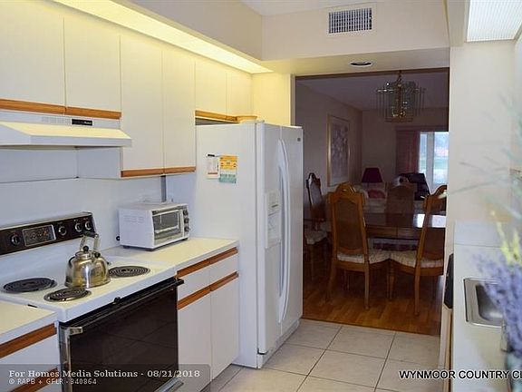 3rd image of 1503 Cayman Way APT M1