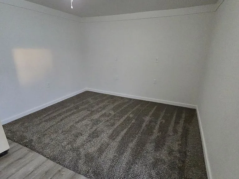 110 Alderson St — Photo 5