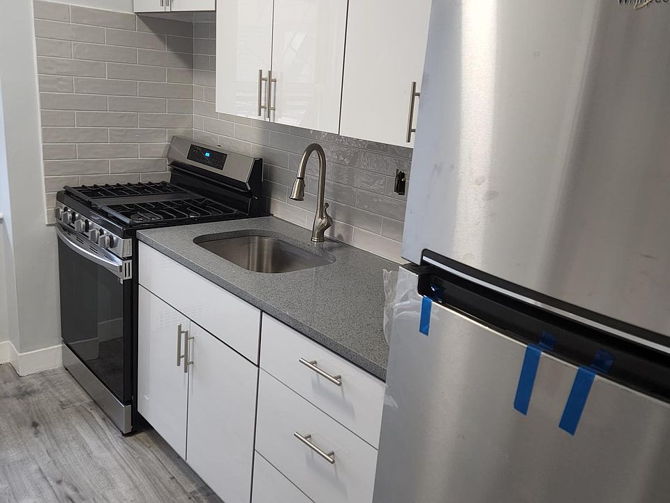 2nd image of 230 Farmington Ave #F4