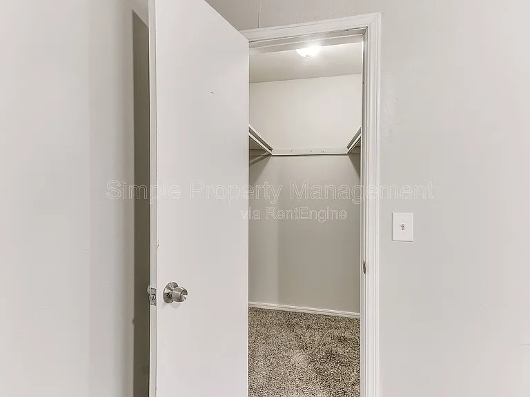 8510 Candlewood Dr — Photo 24