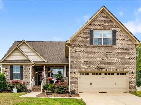 9141 Warren Rd, Kernersville, NC 27284