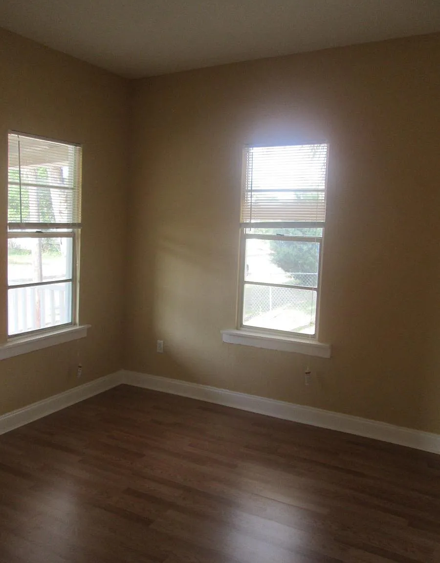 3 bed, $1,495 — Photo 2