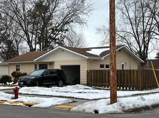 146 6th St, Prairie Du Sac, WI 53578