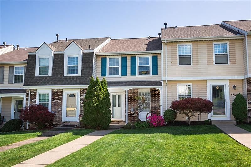 1st image of 2545 Hawthorne Dr