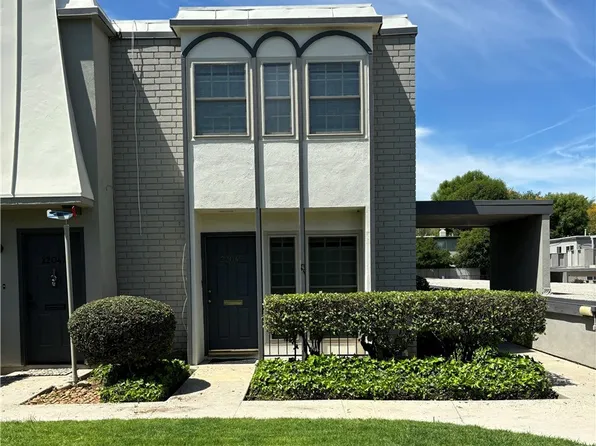 22045 Oxnard St, Woodland Hills, CA 91367