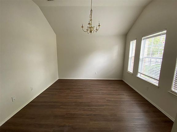 4th image of 3713 Beatriz Dr