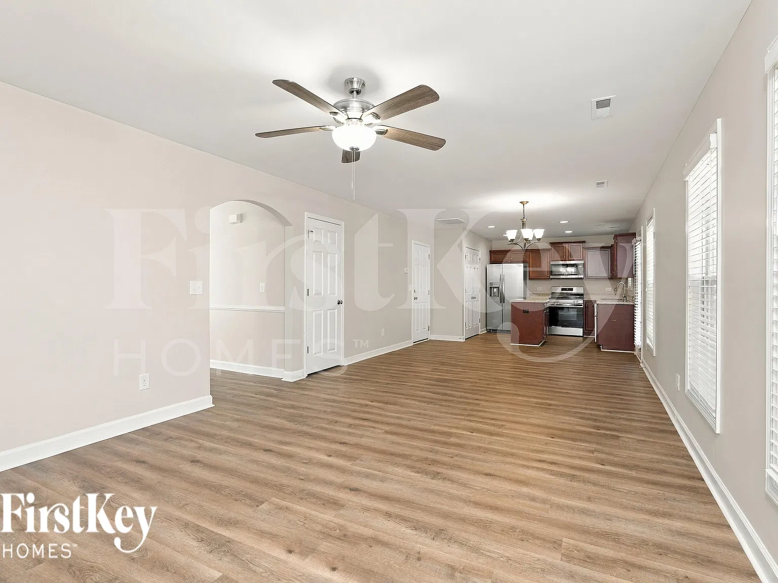 4 bed, 2.5 bath, 2084 sqft, $1,915 — Photo 3