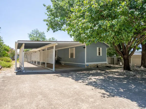322 Live Oak St, Ingram, TX 78025