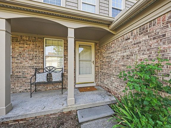 4th image of 4083 Hunters Cir W