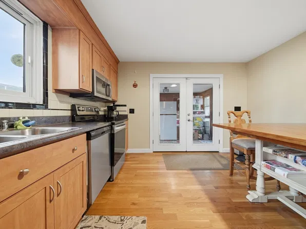 74 Plimpton Ave, Norwood, MA 02062