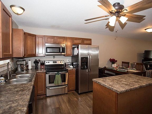 Kitchen & eat in dining room