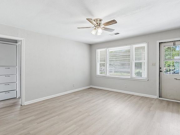 5th image of 1234 N Chautauqua Ave