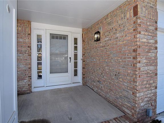 3rd image of 31 Old Settlers Dr