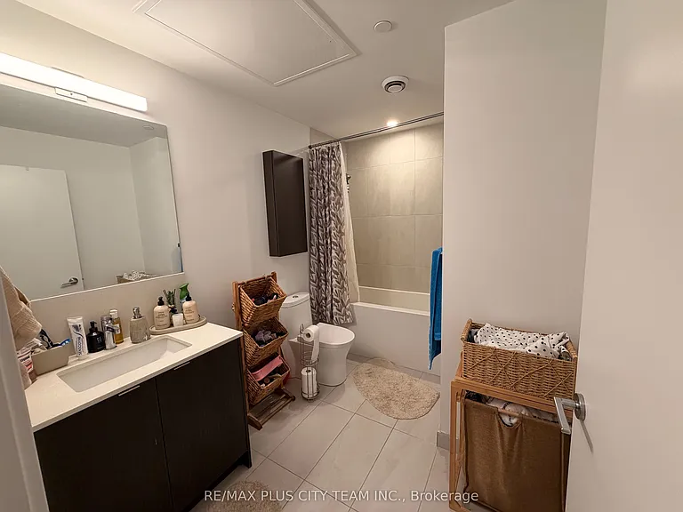 1604 Charles St #412 — Photo 8