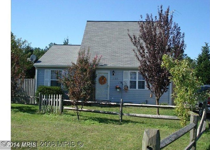 1st image of 209 Village Dr