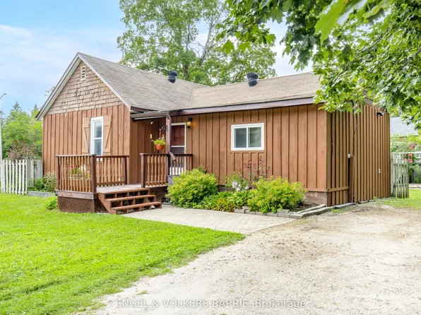 99 King St, Essa, ON L0M 1B0