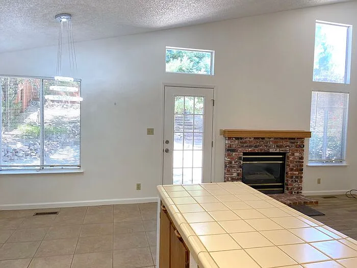 6628 Valley Wood Dr — Photo 10