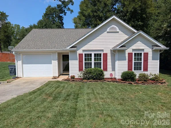 704 Gum Branch Rd, Charlotte, NC 28214
