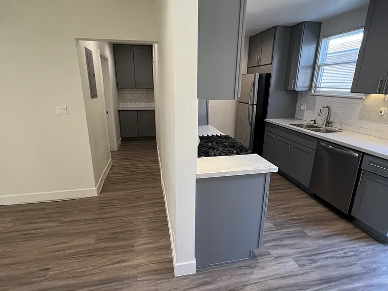 701 Park Ave — Photo 8
