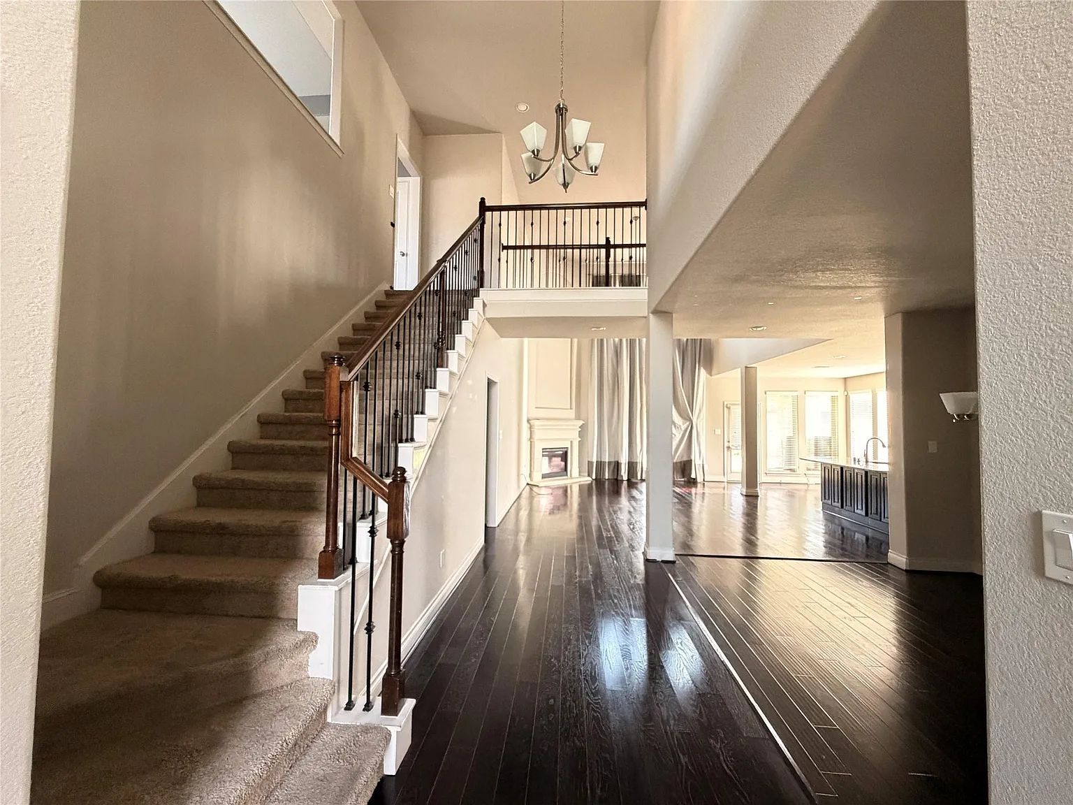 4 bed, 3.5 bath, 3423 sqft, $3,550 — Photo 4