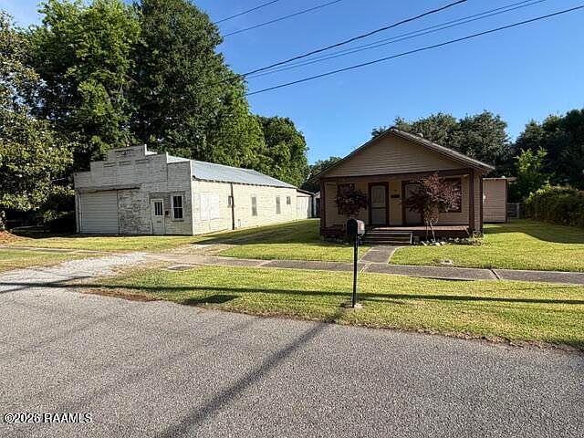 1st image of 202 Loraine St