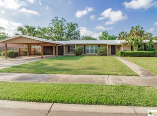 2104 College Dr, Victoria, TX 77901