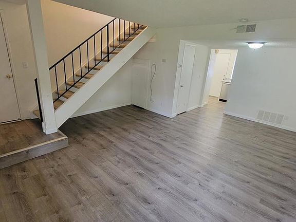 2nd image of 971 Amistad Pl #C-el