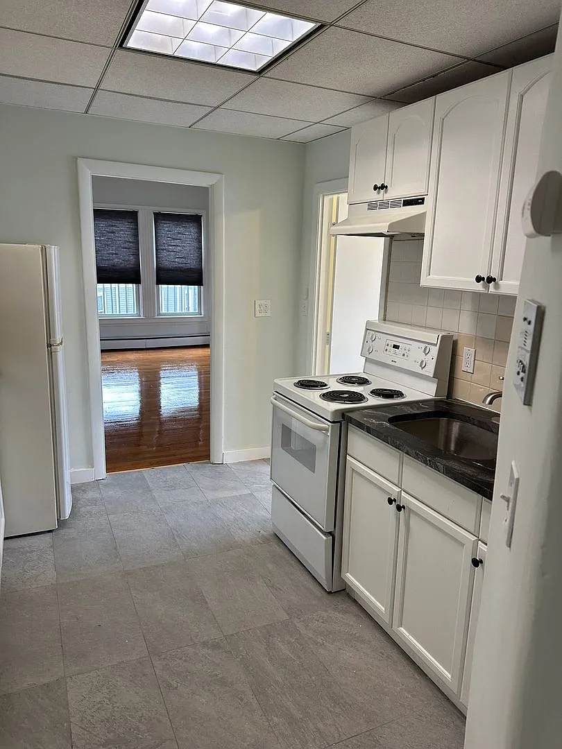 Nicely updated, pet friendly 1 bed near Porter Square in Cambridge! — Photo 1