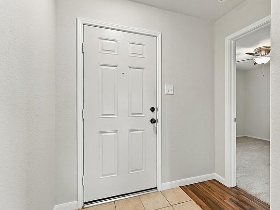3rd image of 729 Rio Bravo Dr