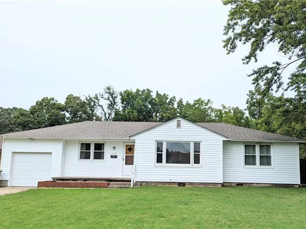 115 W Pine St, El Dorado Springs, MO 64744