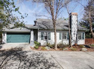 12081 Westwood Dr, Auburn, CA 95603