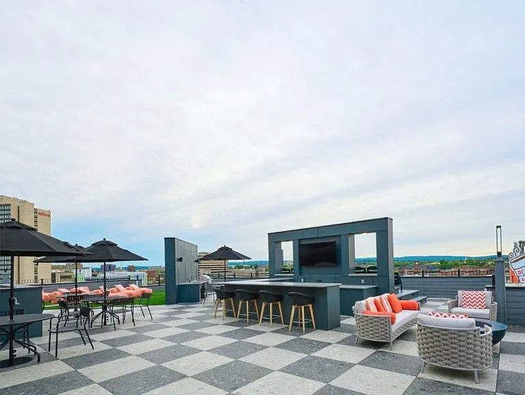Rooftop Lounge - Ballpark Views