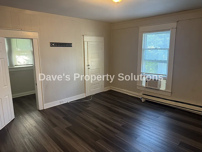 313 4th St #B — Photo 11