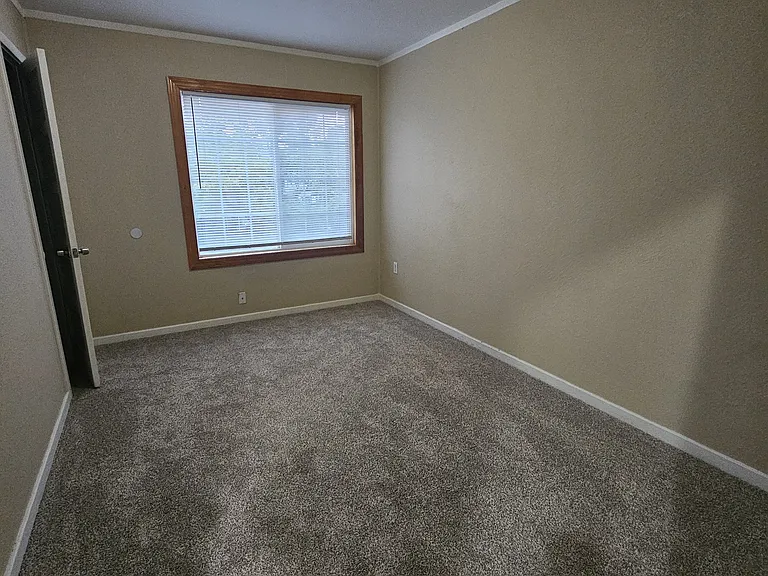 1407 Stevens Dr — Photo 6