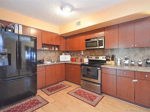 5th image of 1385 NE 153rd St