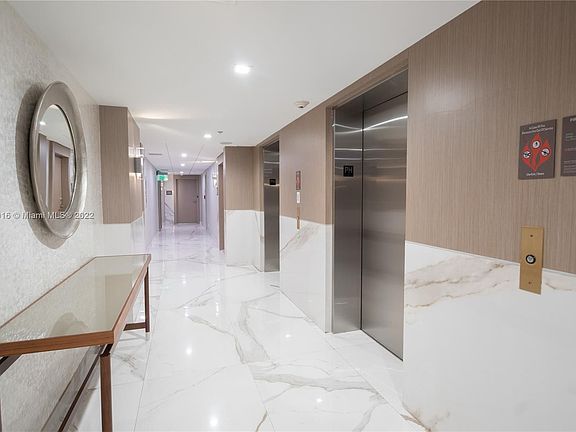4th image of 20225 NE 34th Ct APT 2711
