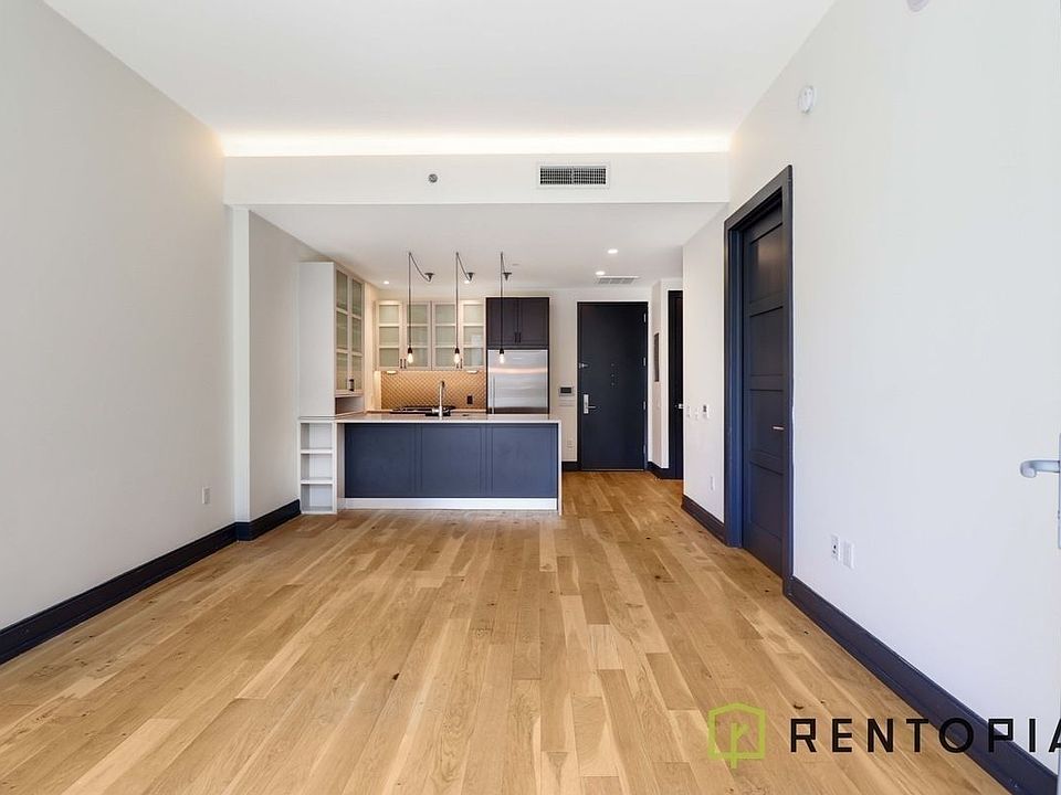 1st image of 10 Montieth St #612C