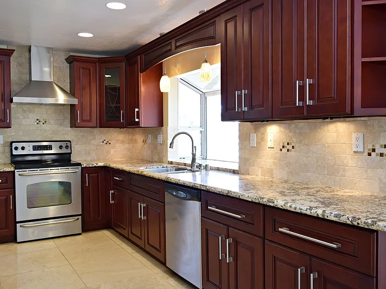 13388 Darview Ln — Photo 24