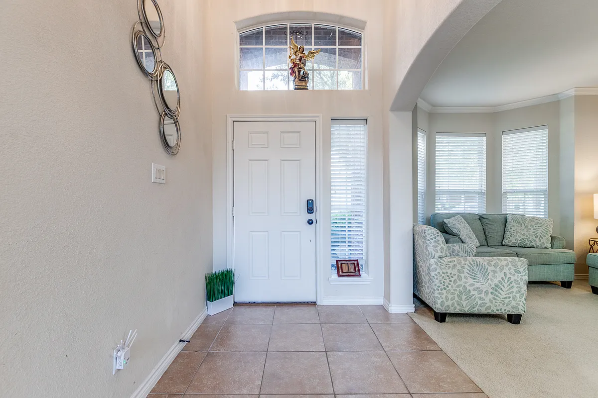 Building Photo - 9412 Fenway Dr