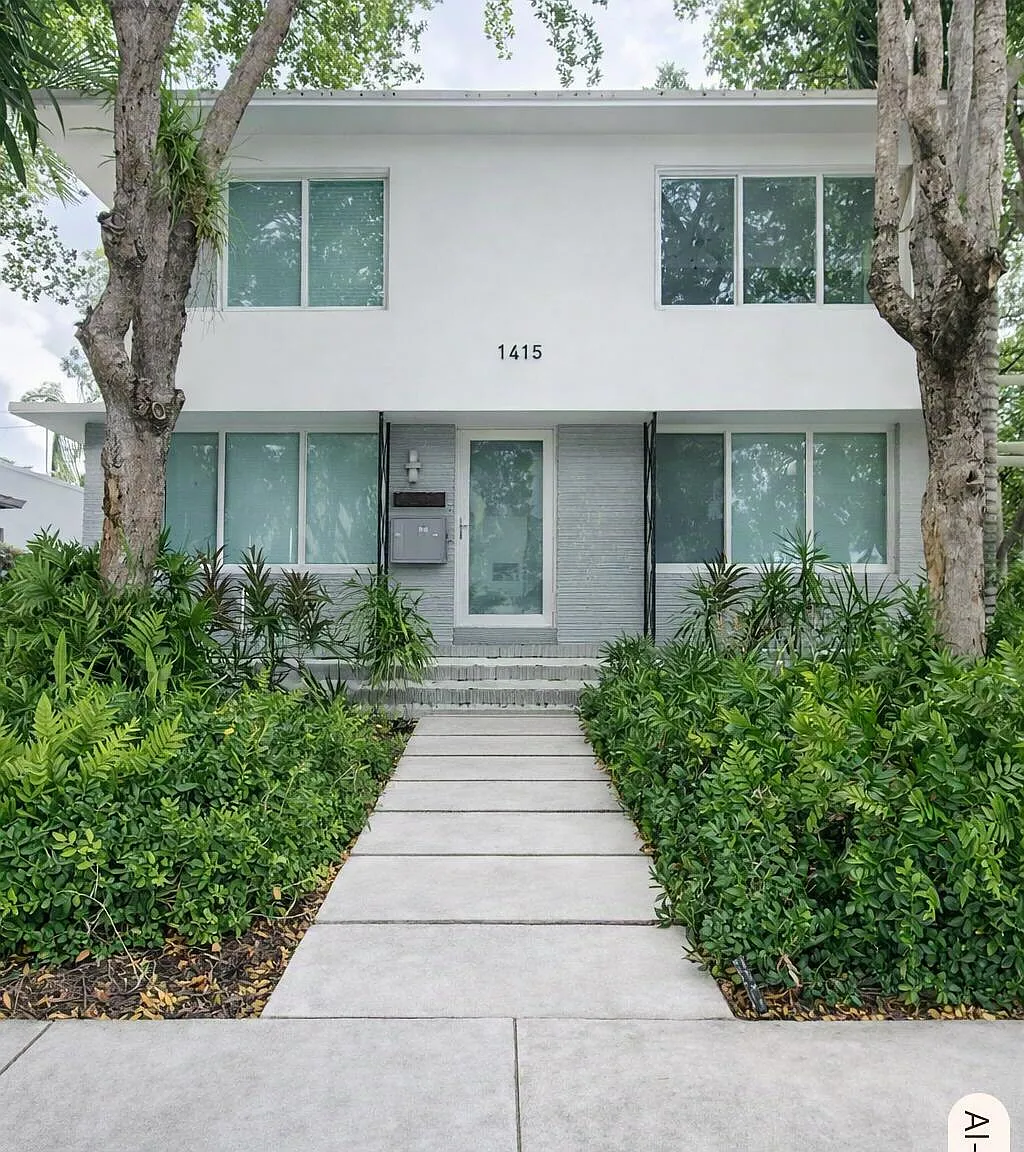 3 bed, 2.0 bath, 2618 sqft, $3,950 — Photo 1