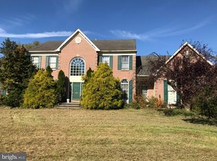 201 Heritage Dr, Columbus, NJ 08022