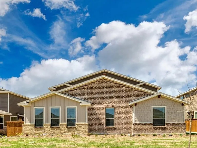 649 Harvest Moon Dr — Photo 2