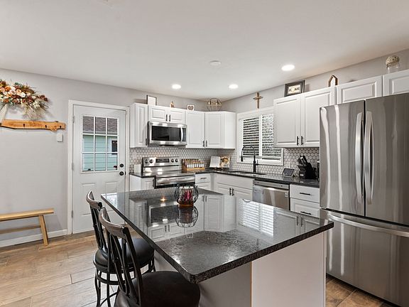3rd image of 1315 Pando Ave #A