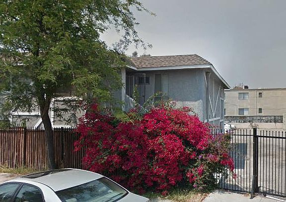 5th image of 22411 Del Valle St APT 11